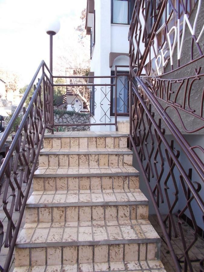 Krk Apartmani Pepina Pinezići المظهر الخارجي الصورة